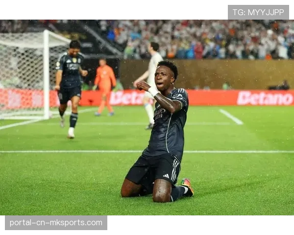 维尼修斯突破造点，吕迪格犯规染红下场引发双方冲突