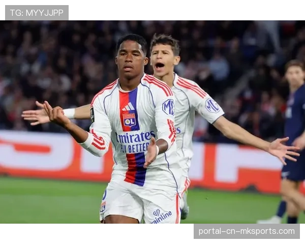 巴黎圣日耳曼定位球得分率位居法甲前列，角球任意球战术成熟